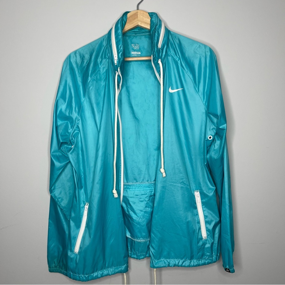 Women’s‎ blue Light weight Nike full zip jacket size large
